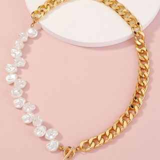 Collar con perlas