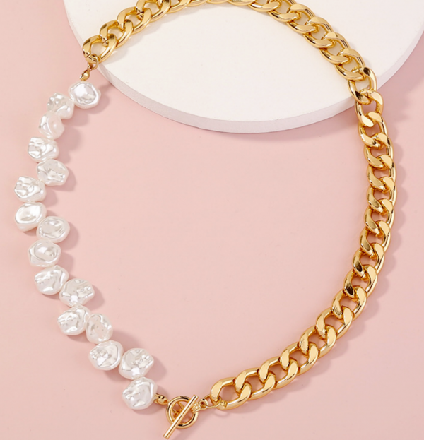 Collar con perlas