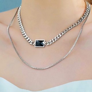 Collar doble caída