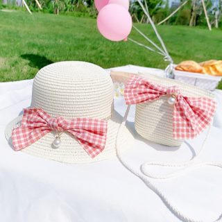Juego de sombrero y bolso de niña