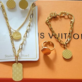 Juego de collar y brazalete CC