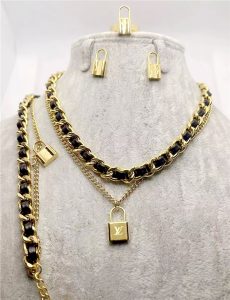 Juego LV con anillo