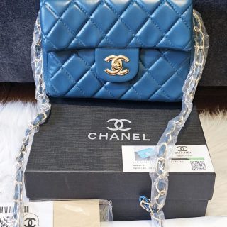 Bolso Cha-nel con caja