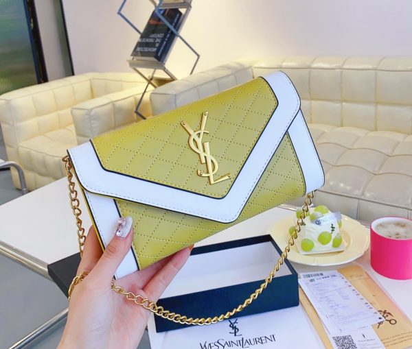 Bolso pequeño YSL con caja