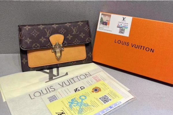 Bolso pequeño LV con caja