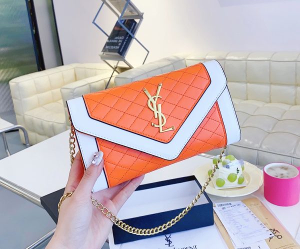 Bolso pequeño YSL con caja