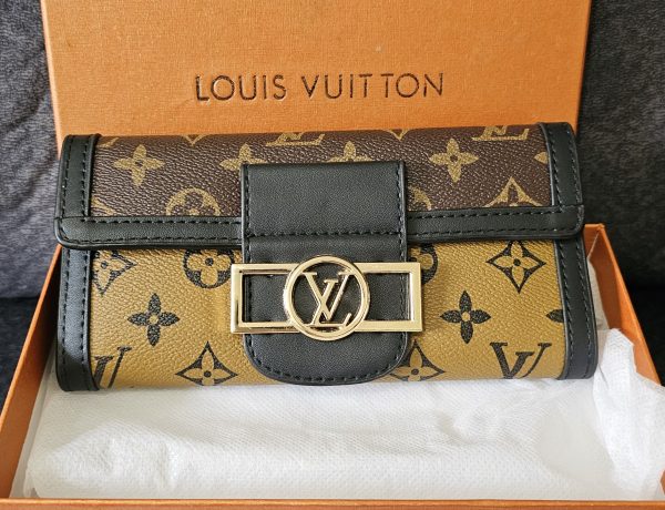 Cartera LV con caja