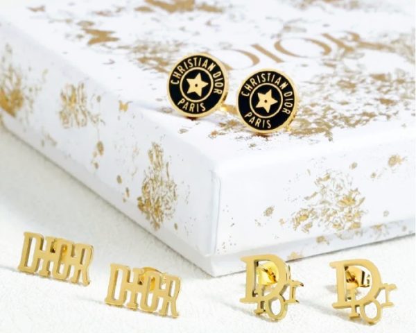 Juego de aretes D-ior