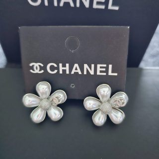 Arete chanel