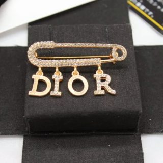 Broche D-ior