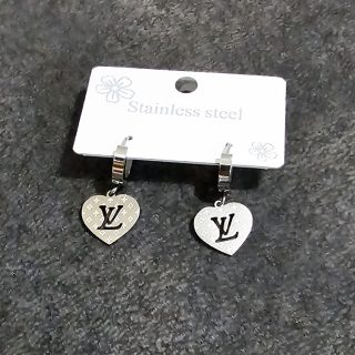 Arete corazón LV