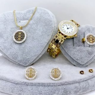 Juego con reloj C-artier
