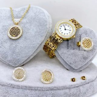 Juego con reloj C-artier