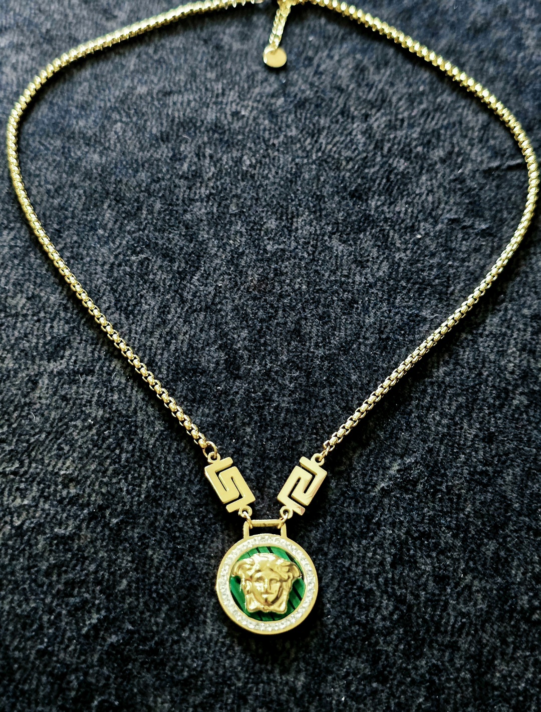Collar V-ersace